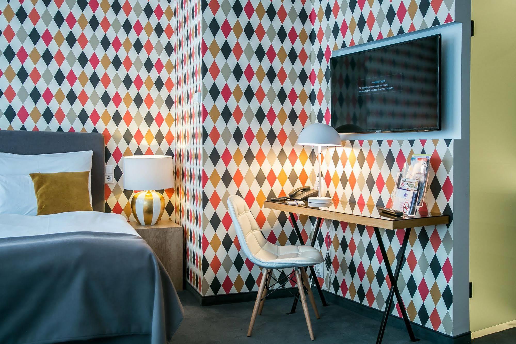 Hotel Roombach Center 3*